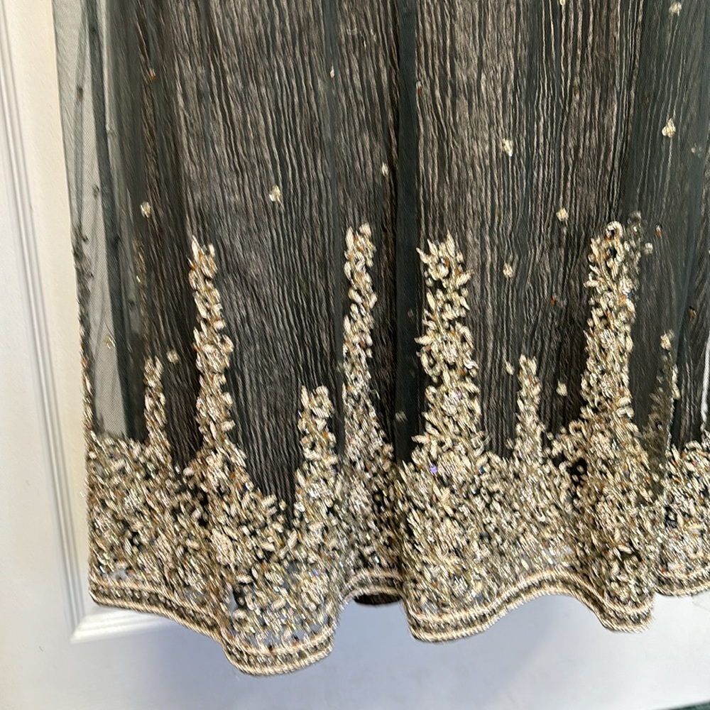 Maxi skirt with elaborate embroidery - Picture 2 of 10